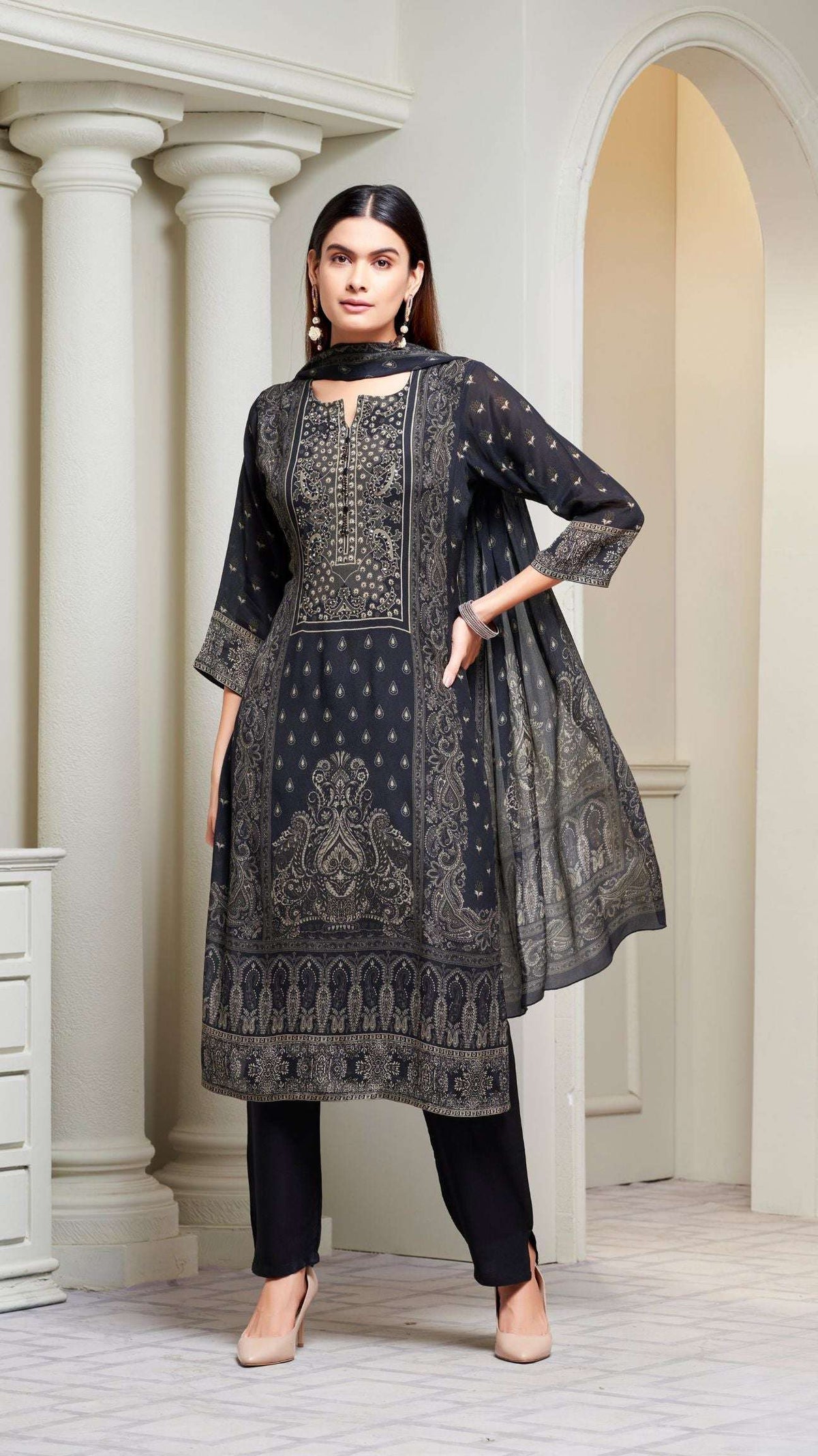 Black Elegant Printed Kurta Set