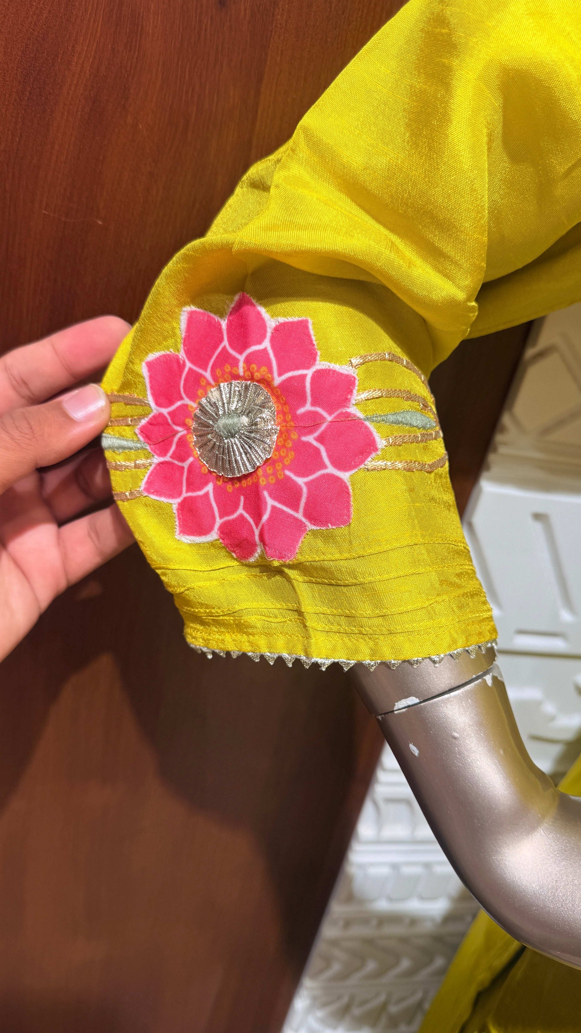 Yellow and Off-White Floral Embroidered Mul Chanderi Suit Set – Sheetal Collection